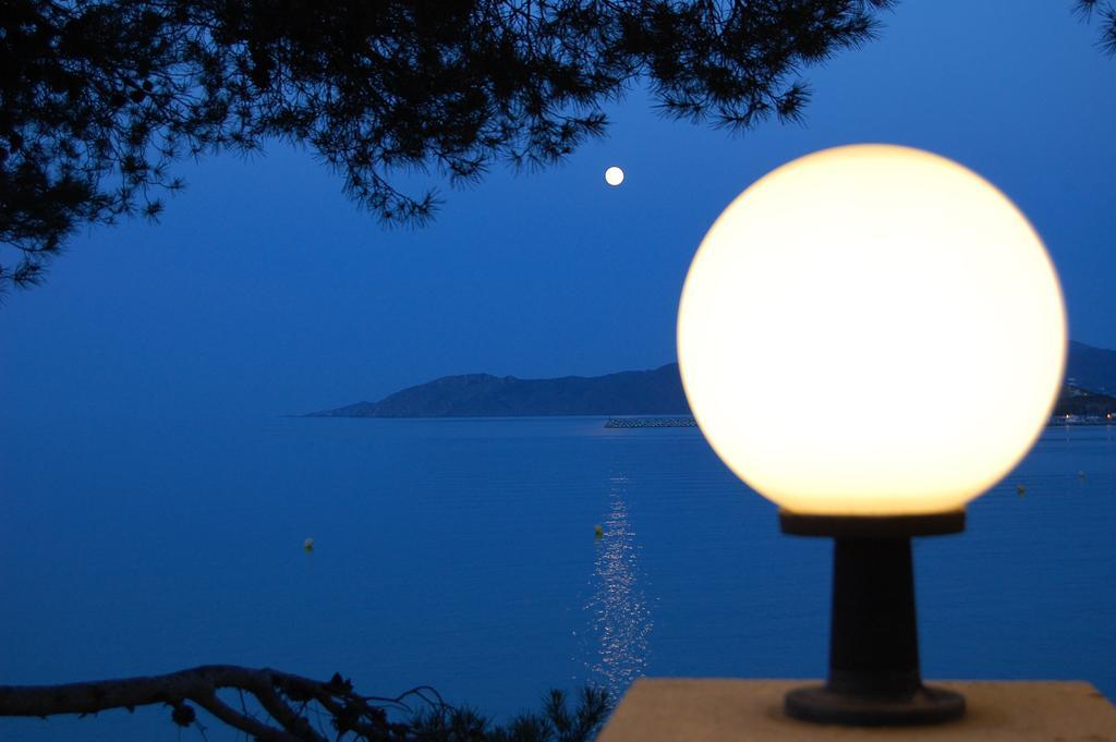 Hotel Grifeu リャンサ エクステリア 写真