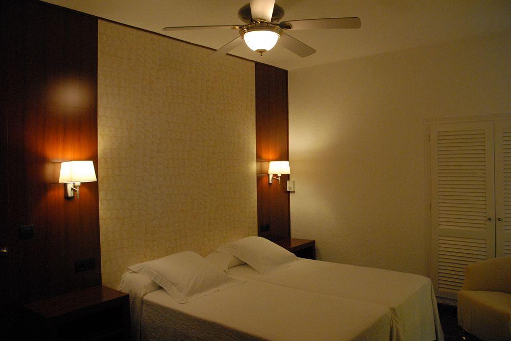 Hotel Grifeu リャンサ エクステリア 写真